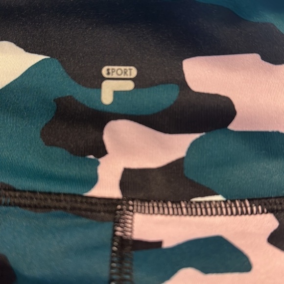 Women Fila Camouflage Design Athletic Cropped Polyester & Spandex Leggings M - Picture 5 of 6
